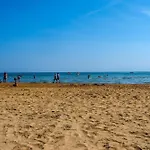 Appartement Sunny Steps From The Sea In *