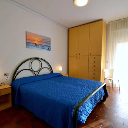 Sunny Steps From The Sea In Appartamento *