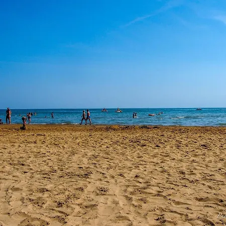 Apartment Sunny Steps From The Sea In *