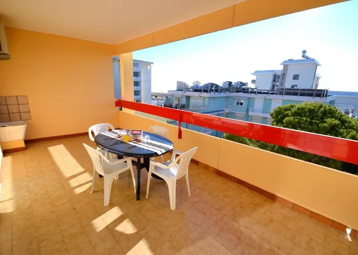 Sunny Steps From The Sea In Apartment *